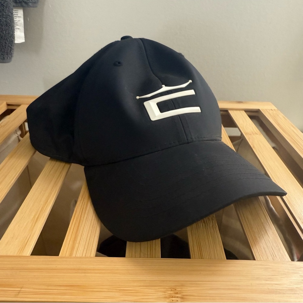 Cobra hat